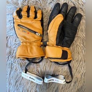 NWOT Men’s SWANY gloves.